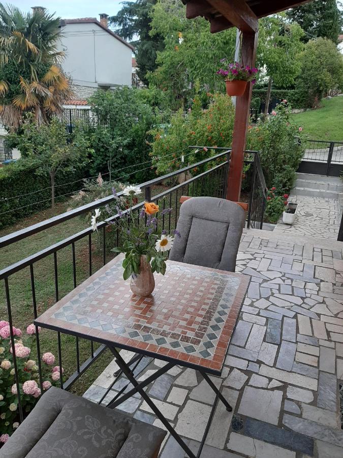 Appartement Clara 2 à Poreč Extérieur photo
