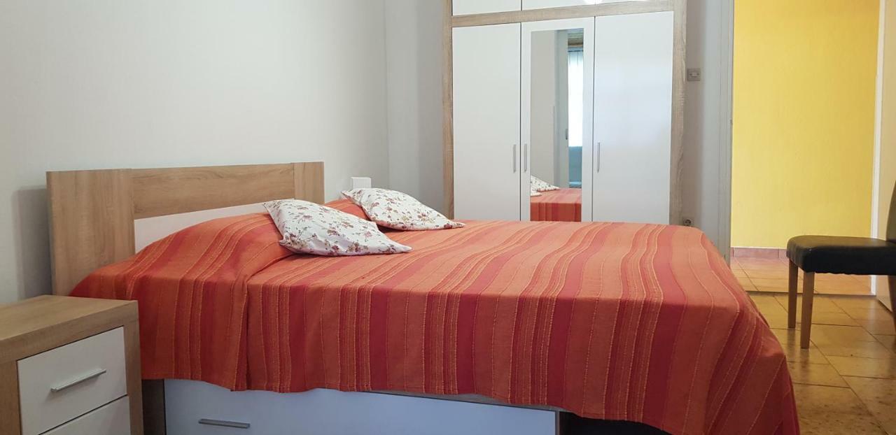 Appartement Clara 2 à Poreč Extérieur photo